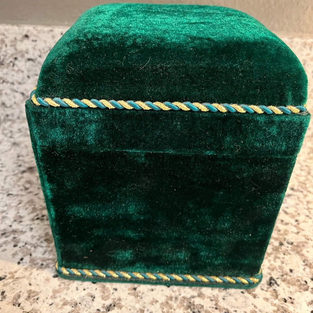 Velvet Jewelry keepsake box - Picture 2 of 6